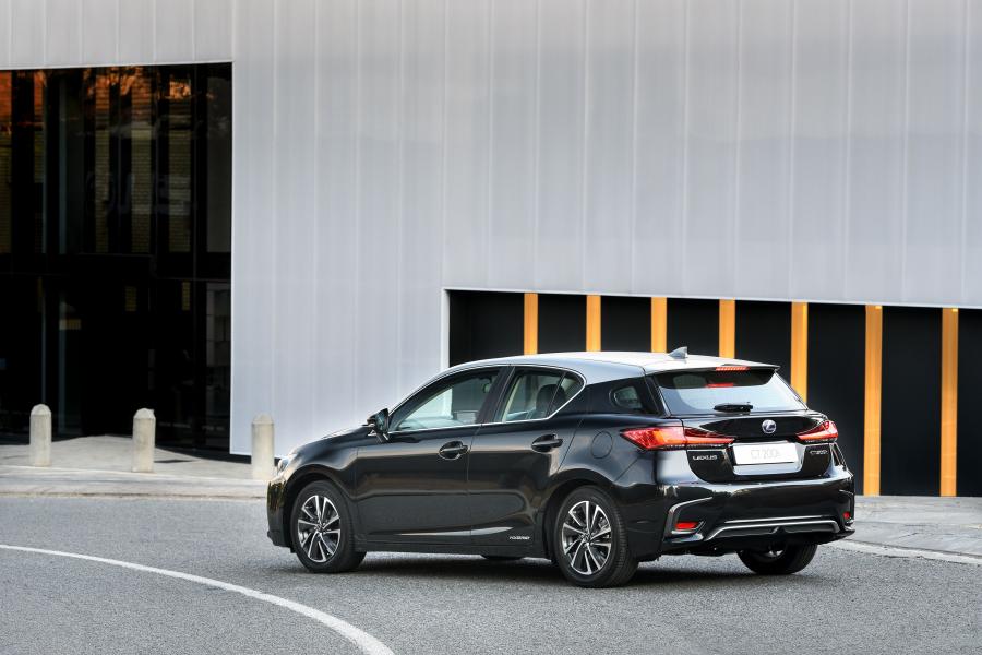  Lexus CT200h 2018 года  (ZA) (фото 25 из 40)